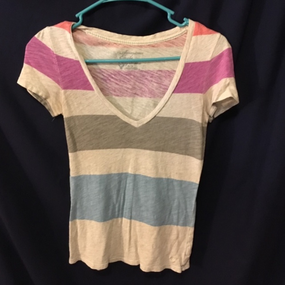 American Eagle V-neck